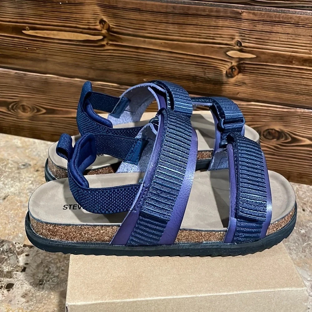 Steve Madden Boy’s Sandals - Picture 5 of 9